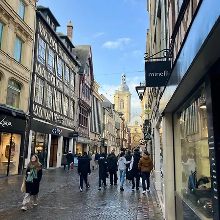 Le Diplomatico Centre By Myfrenchpat Apartment